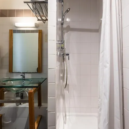 Bristol Nord מלון *